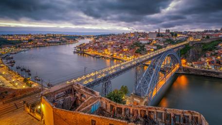Dom Luís I Bridge from Mosteiro da Serra do Pilar wallpaper