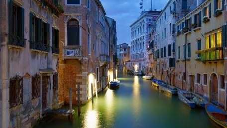 Venice canal wallpaper