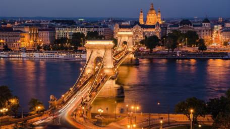 Timelapse of Chain Bridge, Budapest wallpaper