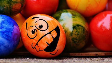 Funny easter egg wallpaper
