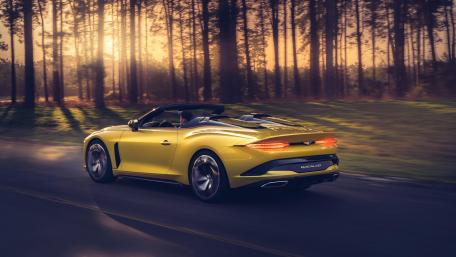 Yellow Bentley Mulliner Bacalar side view wallpaper