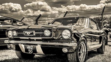 Timeless Elegance Vintage Mustang in Monochrome wallpaper