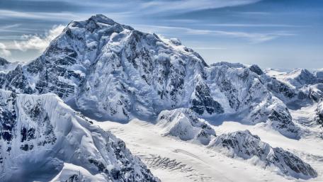 Snow-Capped Majesty in the Mountain Heights wallpaper