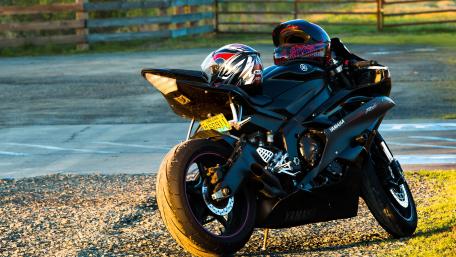 Yamaha R6 High-Resolution Elegance wallpaper