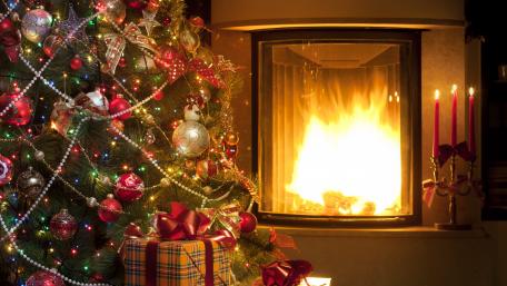 Warm Fireside Christmas Eve wallpaper