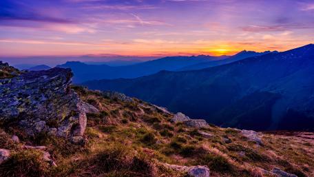 Majestic Mountain Sunset View wallpaper