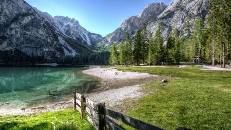 Pragser Wildsee / Lake Braies wallpaper