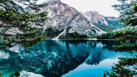 Parco naturale di Fanes-Sennes-Braies wallpaper