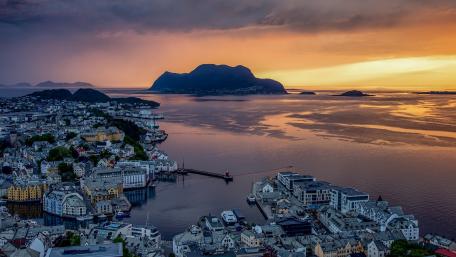 Alesund wallpaper