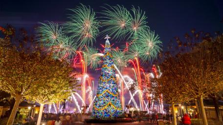 Festive Fireworks and Christmas Tree Magic wallpaper