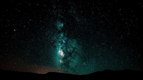 Starry Night Above the Horizon wallpaper