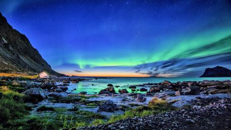 Aurora Borealis Night Illuminates the Coast wallpaper