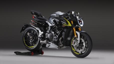 Sleek and Powerful MV Agusta Brutale 5K Wallpaper wallpaper