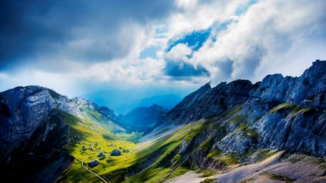 Mountain Majesty in 5K wallpaper