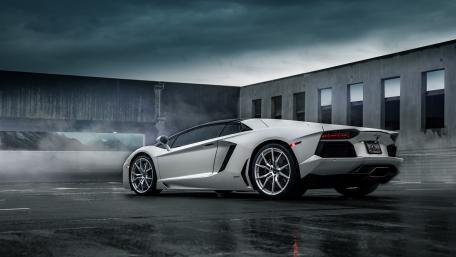 Lamborghini Aventador SVJ wallpaper