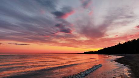 Sunset Serenity by the Sea Shore wallpaper