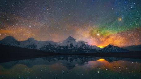 Majestic Mountains Under a Starry Sky wallpaper