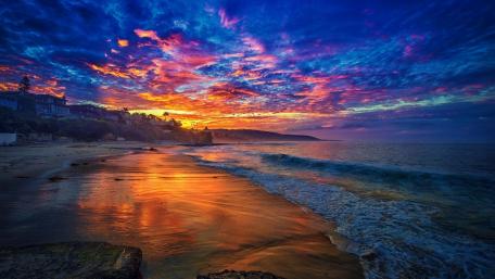 Sunrise on beach wallpaper