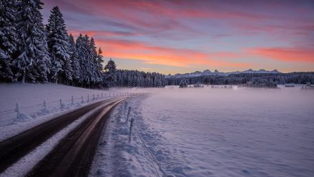 Winter road wallpaper