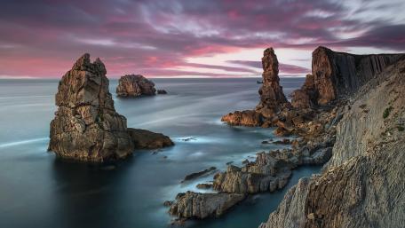Majestic Seascape at Twilight wallpaper