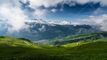 Majestic Mountain Valley in 5K Quality wallpaper