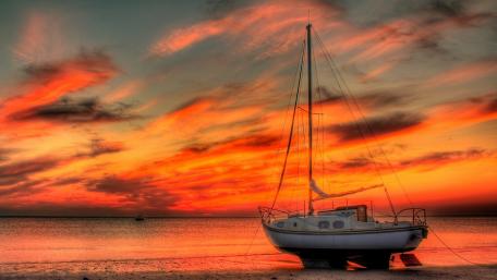 Serene Sunset Over Tranquil Waters wallpaper
