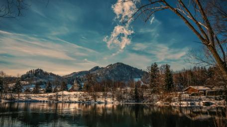 Winter Serenity by the Lake wallpaper