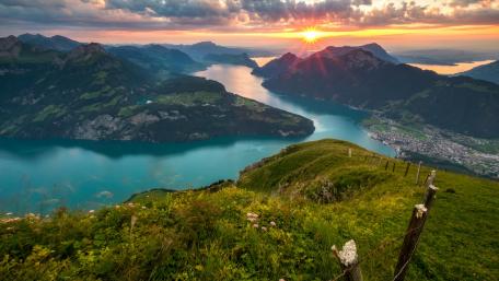 Breathtaking Sunset Over Serene Lake View wallpaper