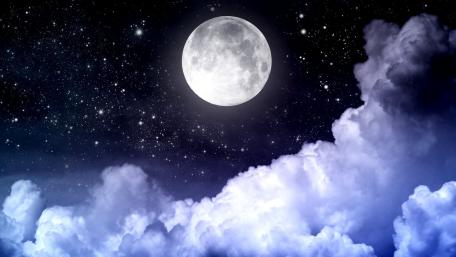 Moonlit Night: Stars and Clouds in Harmony wallpaper