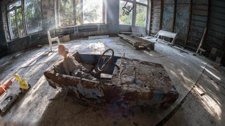 Abandoned kindergarten in the Chernobyl Exclusion Zone wallpaper