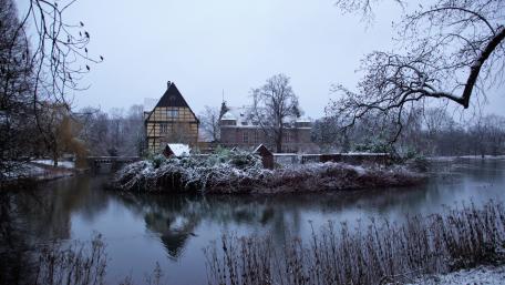 Wittringen Castle in winter wallpaper