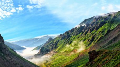 Majestic Mountain Valley wallpaper