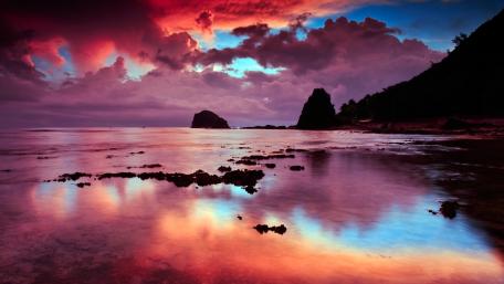Pink Twilight Serenity Over Waters wallpaper