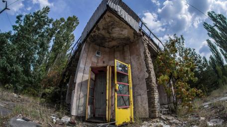 Abandoned building after the Chernobyl disaster wallpaper