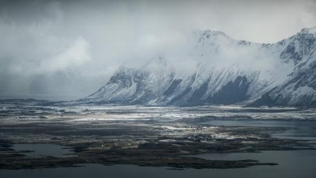Misty Mountains of Lofoten in Winter Snowy Bliss wallpaper