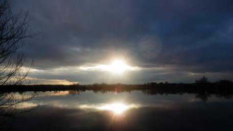 Setting sun over the pond in Zářičí wallpaper