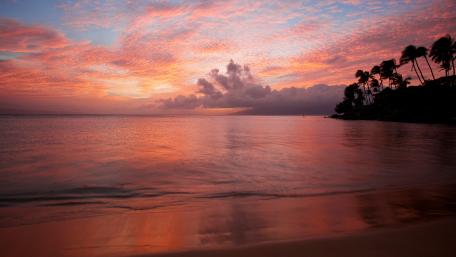 Scenic sunset on the beach wallpaper