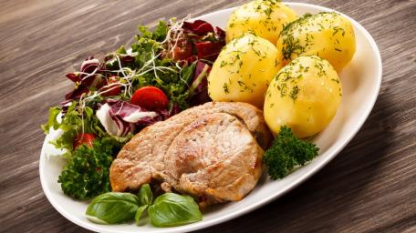 Delicious Plate of Comfort Food wallpaper