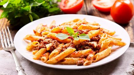 Delicious Bolognese Pasta on a Platter wallpaper