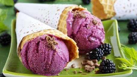 Blackberry ice cream wallpaper