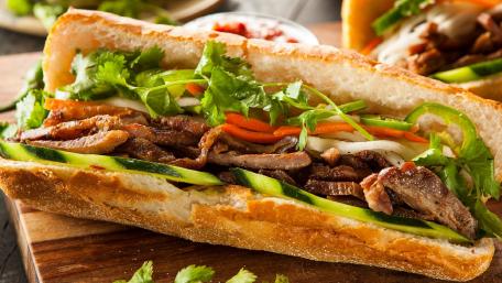 Fried meat sandwich wallpaper