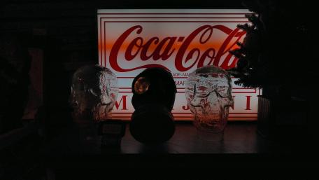 The art of glass and metal wallpaper