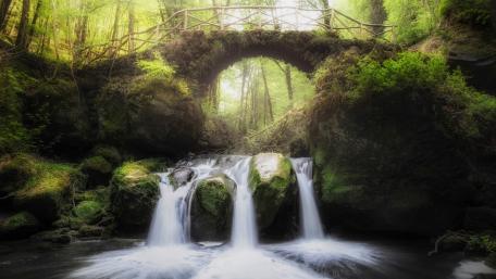 Schiessentümpel Cascade wallpaper