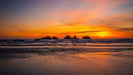 Golden Sunset at Rocky Beach wallpaper