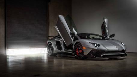 Lamborghini Aventador Elegance in 4K wallpaper