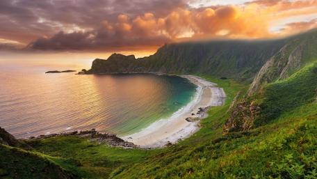 Cloudy sunset wallpaper