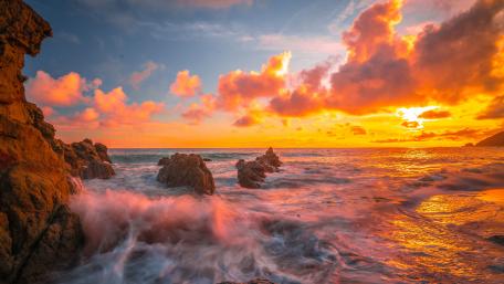 Ocean Sunset Serenity at Dusk wallpaper