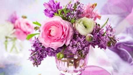 Spring Ranunculus Bouquet in 4K wallpaper