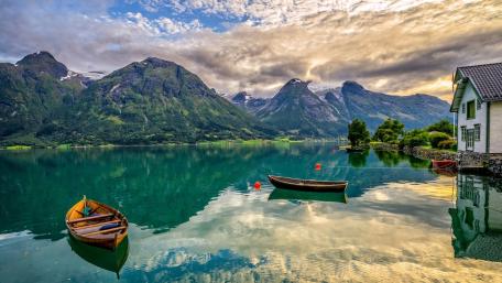 Lake in Norway wallpaper