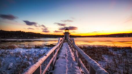 Winter Serenity at the Lighthouse wallpaper